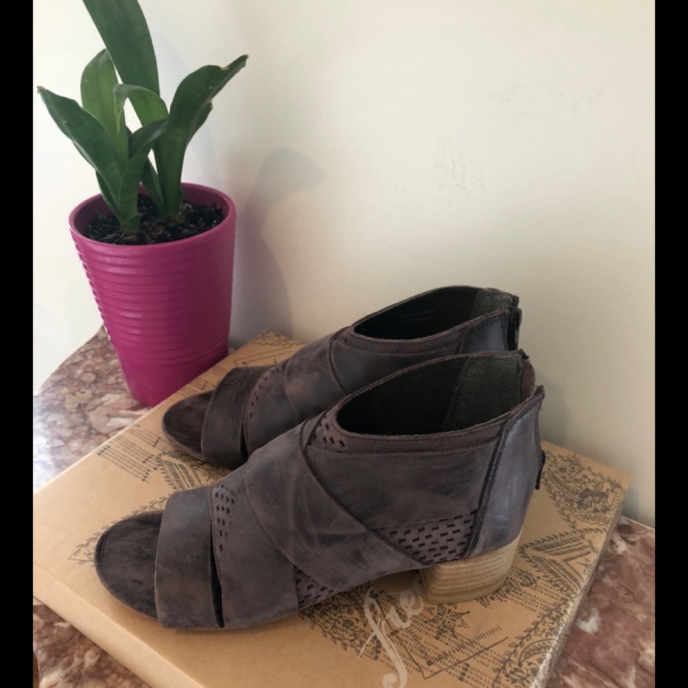 •••NEW••• Free People Leather Shoes
